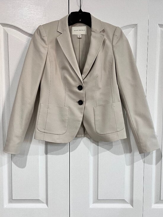 Banana Republic Jackets & Blazers - Banana Republic suit jacket 0 tan taupe